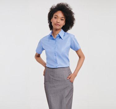 Russel Collection - Ladies´ Short Sleeve Ultimate Non-Iron Shirt - Skjorte Med Eget Logo