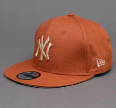 New Era MLB New York NY Yankees 9Fifty Side Patch Medium Snapback Medium Brown Beige Brun 60298839 