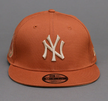 New Era - NY Yankees 9Fifty Side Patch Medium - Snapback - Medium Brown/Beige