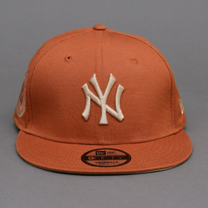 New Era - NY Yankees 9Fifty Side Patch Medium - Snapback - Medium Brown/Beige