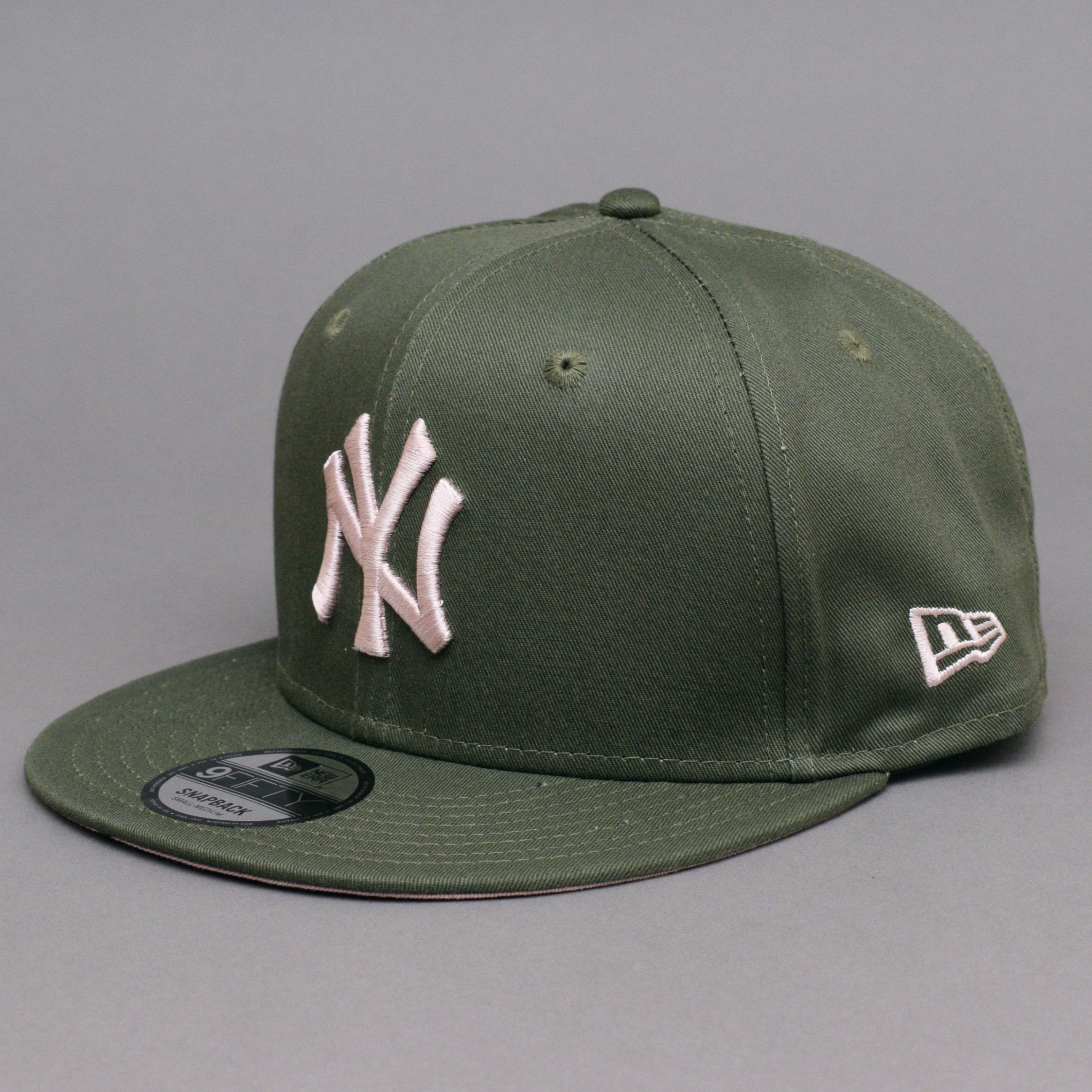 New Era MLB New York NY Yankees 9Fifty Side Patch Medium Snapback Olive Pink Grøn Lyserød 60298834 