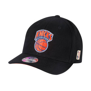 Mitchell & Ness NBA New York Knicks Snapback 323 Black Debossed Sort Præget